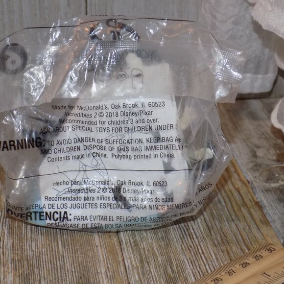 INCERDIABLES 2 McDonalds Toy Unopen Package CAKE TOPPER - Picture 6 of 6